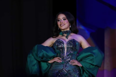 La acompañarán Alexandra Reyes y Korayma Díaz, ambas de Poanas, como princesa real y princesa, en los eventos conmemorativos del 462 aniversario de la fundación de la ciudad de Durango.