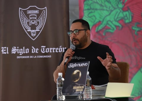 Se presentó este domingo la edición de junio de la revista Siglo Nuevo, titulada “Silbatazo inicial'.