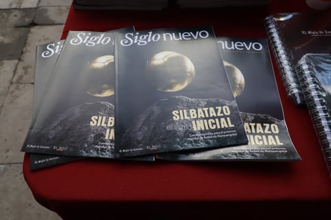 Se presentó este domingo la edición de junio de la revista Siglo Nuevo, titulada “Silbatazo inicial'.