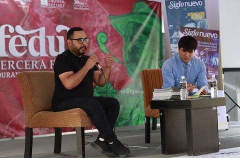 Se presentó este domingo la edición de junio de la revista Siglo Nuevo, titulada “Silbatazo inicial'.