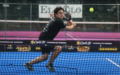 El Torneo de Pádel de El Siglo by Playdoit, confirma por qué es uno de los eventos deportivos más esperados en la ciudad de Durango; la intensidad y el nivel mostrado hasta el momento, augura una jornada de finales cargada de talento y estrategia, con el respaldo de una afición que ha respondido con entusiasmo.