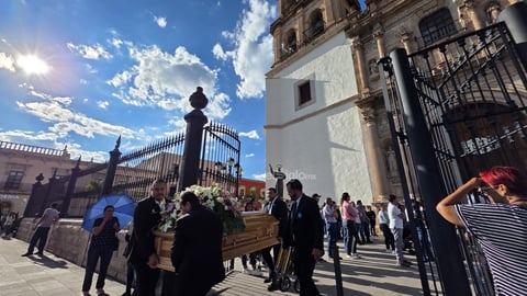 El recinto duranguense se vio repleto por decenas de personas que acompañaron a los familiares.