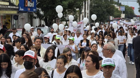 Cientos de duranguenses marcharon en Durango al grito de una sola voz… #JusticiaParaNicole