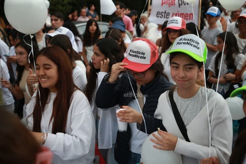 Cientos de duranguenses marcharon en Durango al grito de una sola voz… #JusticiaParaNicole