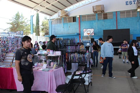 Como ya es costumbre en la capital los verdaderos fanáticos participaron en el tradicional concurso de “Cosplay” caracterizados de sus personajes favoritos de series animadas japonesas.