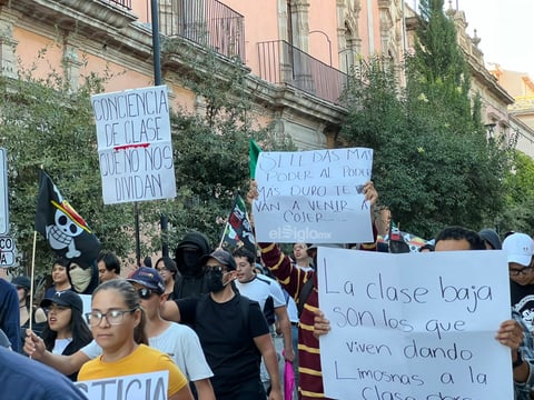 Generación Z de Durango se reunió para dar paso a la marcha que exige mayor seguridad en el país y otras necesidades, además de mostrar su indignación contra partidos políticos.