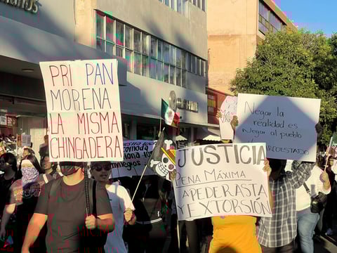 Generación Z de Durango se reunió para dar paso a la marcha que exige mayor seguridad en el país y otras necesidades, además de mostrar su indignación contra partidos políticos.