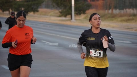 Más de mil deportistas, familias y entusiastas se reunieron para transformar las calles en una auténtica fiesta atlética.