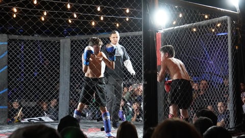 El Panthera Fight Club Vol. II arrancó con emociones intensas en Durango, ofreciendo desde el inicio una atmósfera vibrante, con peleadores y público entregados a una noche que prometía espectáculo, adrenalina y momentos memorables dentro de la jaula.