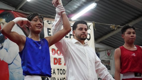 Así se vivió el arranque del evento conmemorativo del 35 aniversario del Gimnasio de Box El Refugio, un espacio que desde su fundación en 1990 por el exboxeador Julio Aguilar Zamarripa se convirtió en la llamada Catedral del Box en Durango.