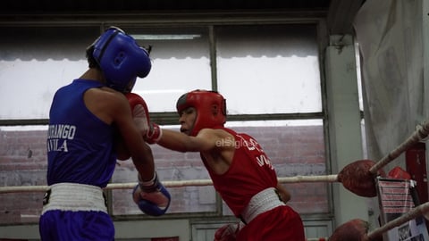 Así se vivió el arranque del evento conmemorativo del 35 aniversario del Gimnasio de Box El Refugio, un espacio que desde su fundación en 1990 por el exboxeador Julio Aguilar Zamarripa se convirtió en la llamada Catedral del Box en Durango.