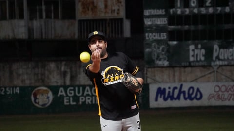 La convivencia de Slow Pitch amistoso en la cancha del Carita Medina dejó imágenes llenas de sonrisas, batazos y camaradería, un reflejo de cómo el deporte se convierte en punto de encuentro y celebración comunitaria.