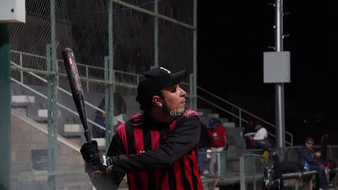 La convivencia de Slow Pitch amistoso en la cancha del Carita Medina dejó imágenes llenas de sonrisas, batazos y camaradería, un reflejo de cómo el deporte se convierte en punto de encuentro y celebración comunitaria.