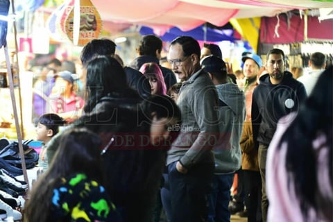 Cientos de duranguenses se congregaron en el Santuario de Nuestra Señora de Guadalupe para las tradicionales mañanitas a la Virgen de Guadalupe