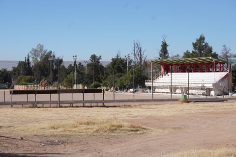 Lentos, avances en la obra de la Prepa Diurna