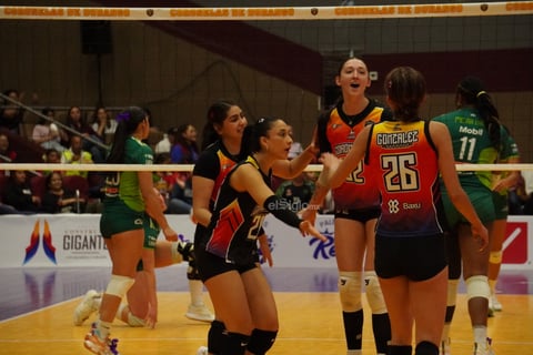 Las coterráneas sostuvieron el ritmo en los momentos decisivos y resolvieron el duelo con control en el set definitivo.