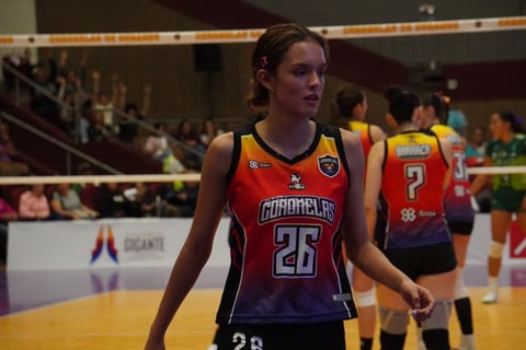 Las coterráneas sostuvieron el ritmo en los momentos decisivos y resolvieron el duelo con control en el set definitivo.