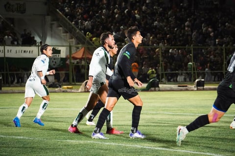 Alacranes de Durango avanzó a semifinales tras empatar 1-1 ante Zacatepec en el Francisco Zarco, resultado que aseguró el 3-3 global y la clasificación por su condición de líder general en la Liga Premier Serie A. El gol, nacido en el último aliento del tiempo agregado, rescató la serie cuando parecía escaparse y encendió al estadio en un cierre de puro vértigo.