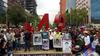 Frente a las instalaciones del Senado de la República, integrantes de los autodenominados anarquistas lanzaron cohetes, botellas y piedras.