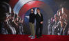 Chris Evans y Robert Downey Jr. posaron ante los medios en Londres.