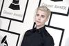 Al acudir a los MTV VMA's 2015, Justin Bieber sorprendió con su nueva imagen al aparecer con un peculiar peinado.