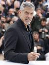 En "Money Monster", Clooney es el presentador de un programa de televisión dedicado, de forma un tanto ligera, a analizar los movimientos de la bolsa y a aconsejar a los espectadores sobre sus inversiones, mientras Roberts es la directora del espacio.
