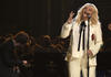 Kesha realizó un tributo a Bob Dylan al reaparecer en el escenario tras su polémica con el productor Dr. Luke.