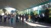 Desde la central de autobuses de la capital de Durango, ciudadanos esperan su turno para emitir su voto.