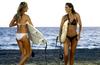 Cameron Diaz y Demi Moore lucieron su belleza en bikini en la cinta Los Ángeles de Charlie.
