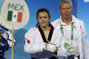 María del Rosario Espinoza conquistó medalla de plata para México en taekwondo.