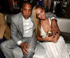 Beyoncé y Jay-Z. La pareja de cantantes se casó en el apartamento neoyorquino del rapero decorado con orquídeas blancas procedentes de Tailandia.