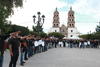 Culminaron su marcha en la Plaza de Armas con consignas como "Somos nietos del 68 hermanos de 43" y "nos faltan 43".