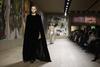 Dior presenta diseños futuristas en París