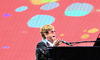 Elton John se presenta en Milán