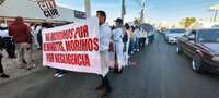 Familiares y amigos marcharon por las calles de Durango exigiendo justicia por las 18 muertes de meningitis registradas en Durango