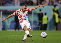 Croacia avanzó este lunes a cuartos de final del Mundial de Qatar tras derrotar a Japón en la tanda de penaltis (1-3), después de que los dos equipos empataran a uno.