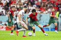 La selección de Portugal, que no pasaba de octavos de final desde el año 2006, se medirá con Marruecos en los cuartos de final.