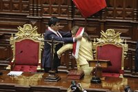 La abogada izquierdista Dina Boluarte juró este miércoles ante el pleno del Congreso como la primera presidenta de la historia de Perú.