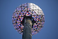 Times Square se prepara para las festividades de Fin de Año con la bola de cristal para 2023.