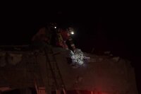 El servicio de emergencias 911 recibió un reporte, la noche del lunes, de un derrumbe en una vivienda del poblado 15 de Septiembre, con dos posibles víctimas fatales.