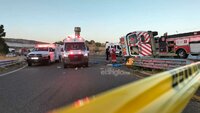 La tarde de este sábado se registró una fuerte colisión entre una ambulancia y una camioneta pick-up, cerca de la primer caseta de la supercarretera Durango-Mazatlán.