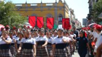 Duranguenses disfrutan del desfile cívico-militar