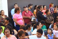 Y San Judas lo volvió a hacer. En la calle Ramírez ocurrió el milagro de la multiplicación de la comida. Esperaban a 700 personas para el Rosario y la Reliquia, pero llegó mucha, mucha más gente de lo planeado.