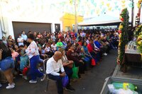 Y San Judas lo volvió a hacer. En la calle Ramírez ocurrió el milagro de la multiplicación de la comida. Esperaban a 700 personas para el Rosario y la Reliquia, pero llegó mucha, mucha más gente de lo planeado.