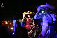 La avenida 20 de Noviembre se transformó en un vibrante escenario lleno de vida, color y tradición con la celebración del Día de Muertos