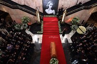 El Palacio de Bellas Artes se vistió de gala para rendir homenaje a Silvia Pinal, una de las máximas figuras del cine mexicano y una de las últimas representantes del Cine de Oro.