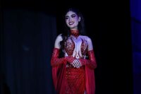 La acompañarán Alexandra Reyes y Korayma Díaz, ambas de Poanas, como princesa real y princesa, en los eventos conmemorativos del 462 aniversario de la fundación de la ciudad de Durango.