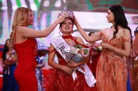 La acompañarán Alexandra Reyes y Korayma Díaz, ambas de Poanas, como princesa real y princesa, en los eventos conmemorativos del 462 aniversario de la fundación de la ciudad de Durango.