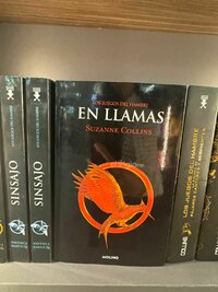 El espacio que ocupa la librería ya despierta la atención de lectores y curiosos que pasan por el centro comercial.