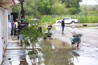 Realizan labores de limpieza en el fraccionamiento San Ángel, luego de las inundaciones por las fuertes lluvias registradas la tarde-noche de este sábado 6 de septiembre.